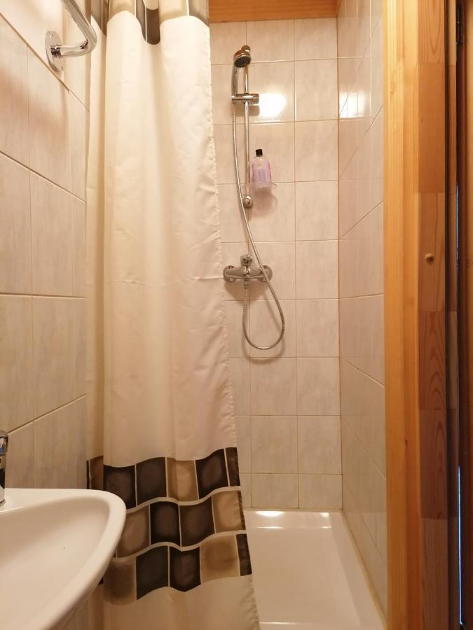 Guest House Unguri Stalbe Exterior foto